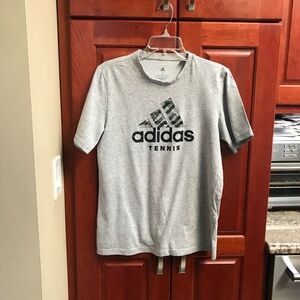 Men’s light gray adidas tennis T-shirt